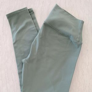 Alo yoga pant, large